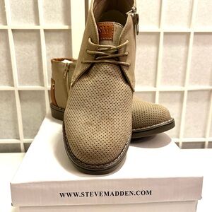 Steve Madden Wonen’s Perforated Taupe Chukka Boots